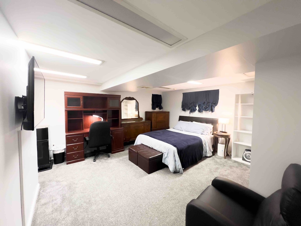 Spacious Brooklyn Suite with Private Entrance