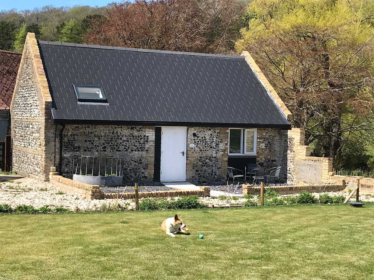 The Calf Shed - On A Real Work Farm, AONB, Kent