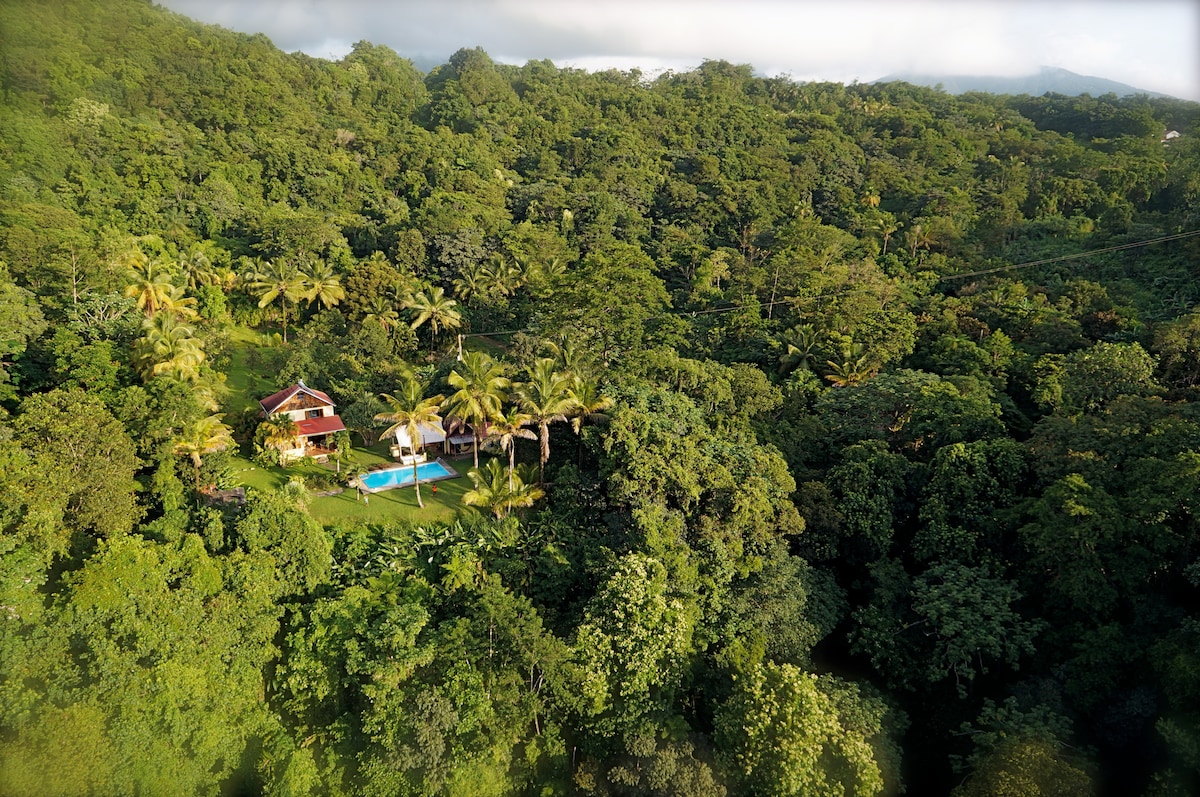 带泳池的Mountain Caapi小屋