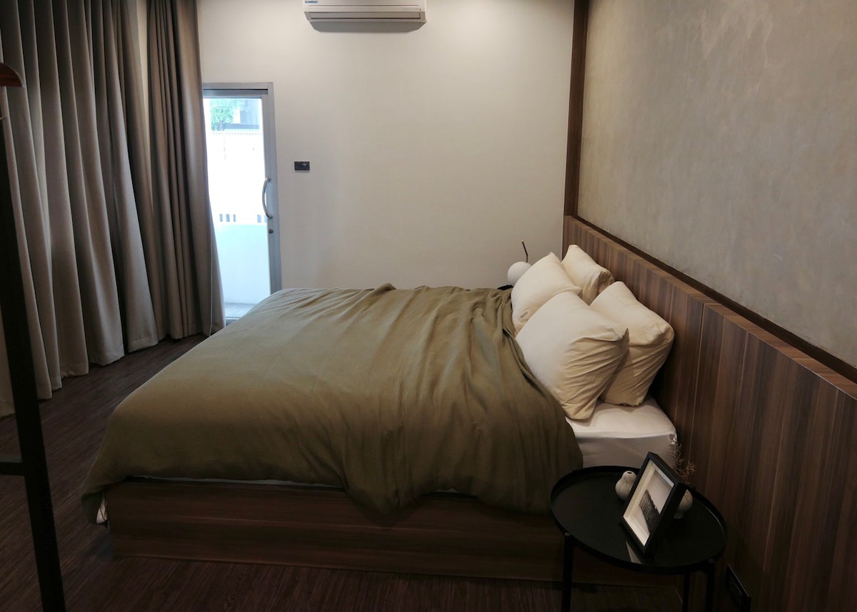 3间卧室150平方米的私人空间@ Iiconsiam附近的轻轨站