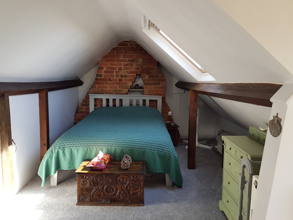 The Attic - Bed & Breakfast