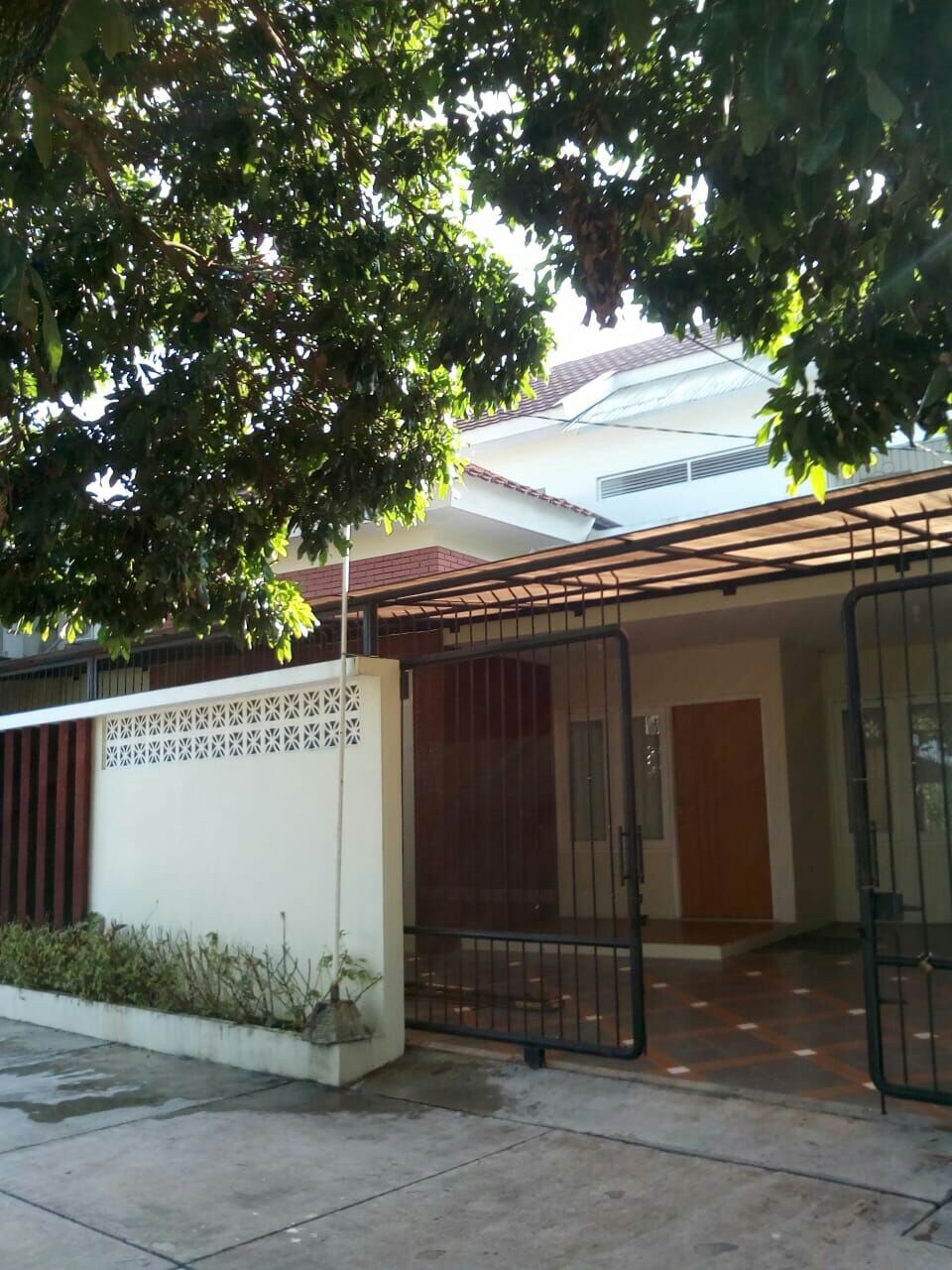 Kos premium tahunan fasilitas hostel salatiga