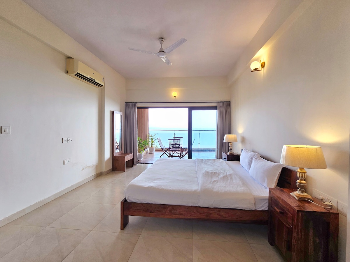 2bhk bright Seafacing Apartment in Central Goa