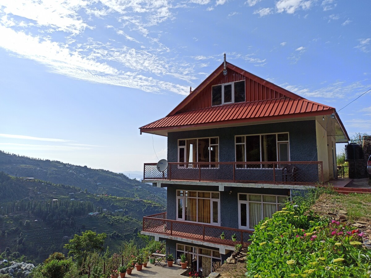 Cozy Wooden Homestay within apple orchard, fagu