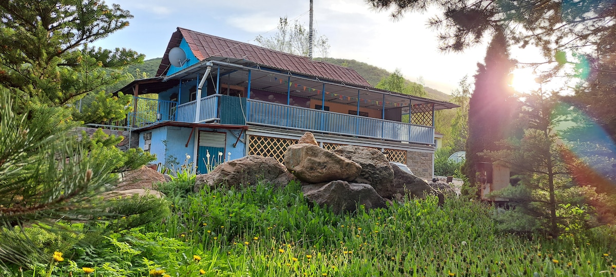 Guesthouse  (6 to 8 people) in the Turgen gorge