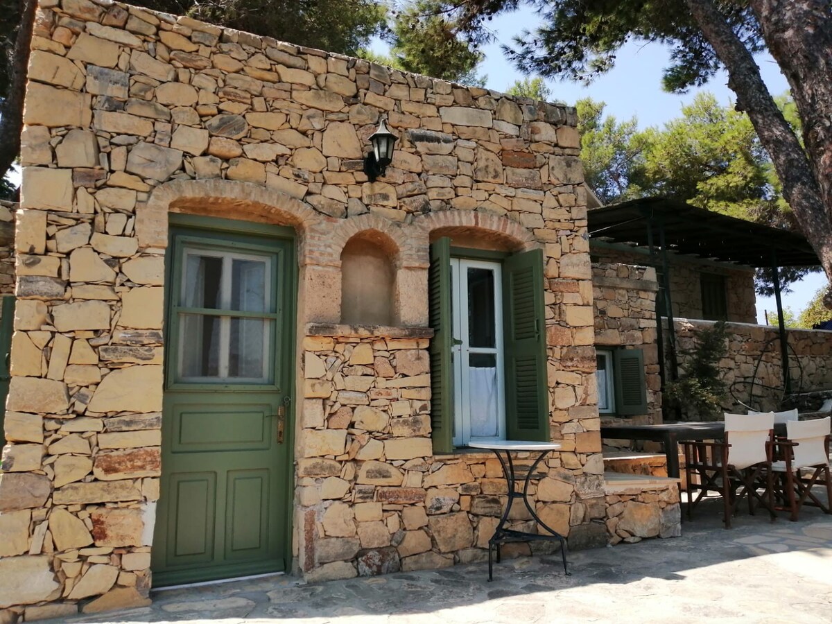 PETRINO 2 - Traditional Lerian House