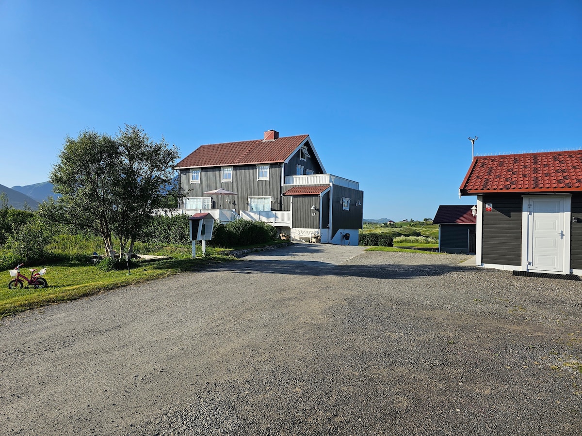 Leilighet midt i Lofoten, ved Leknes Airport