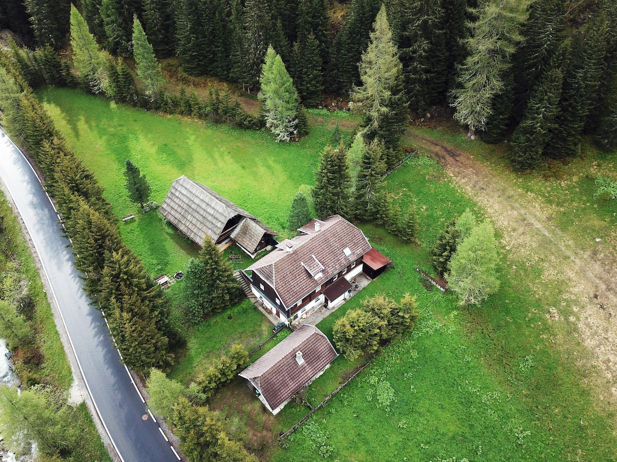 Urige Almhütte in der Innerkrems