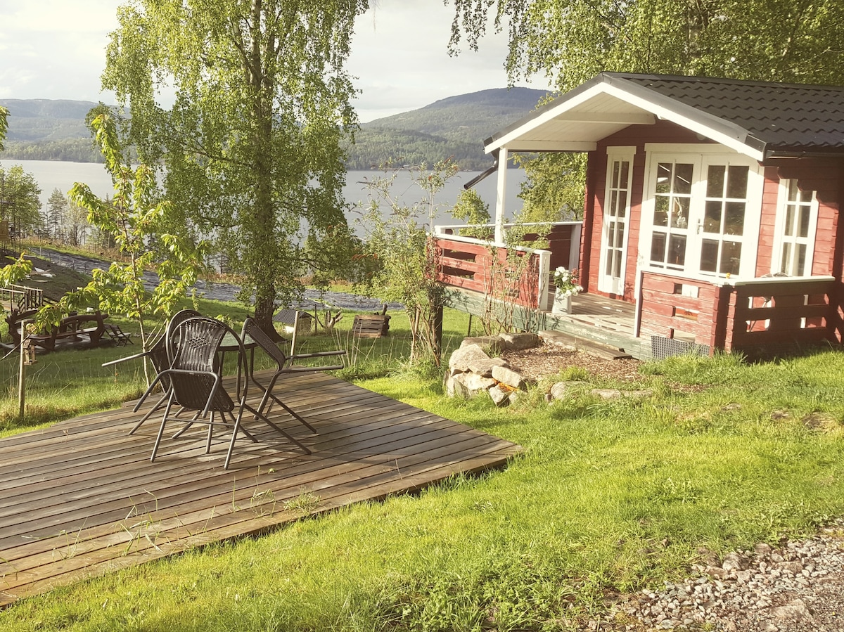 历史悠久的Telemark运河附近的舒适小屋
