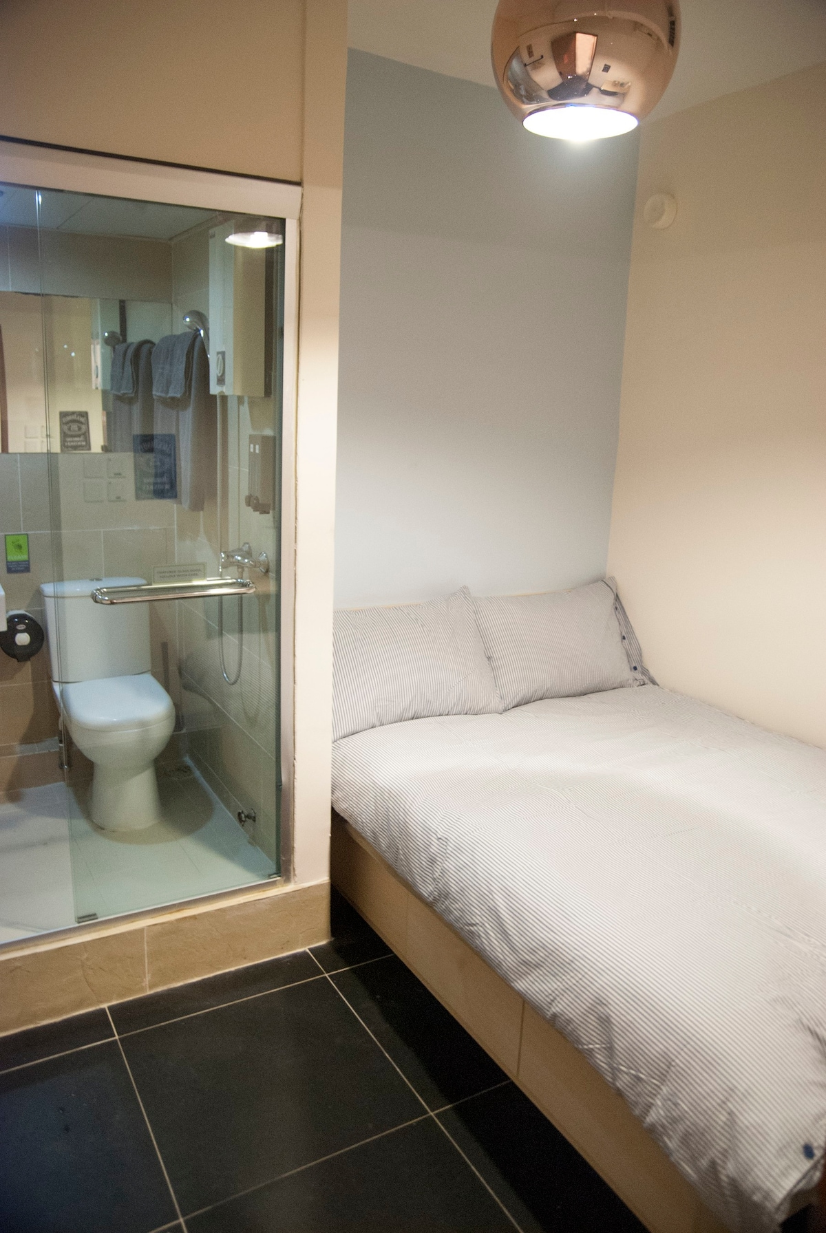 尖沙咀：舒适的双人床，带独立卫生间