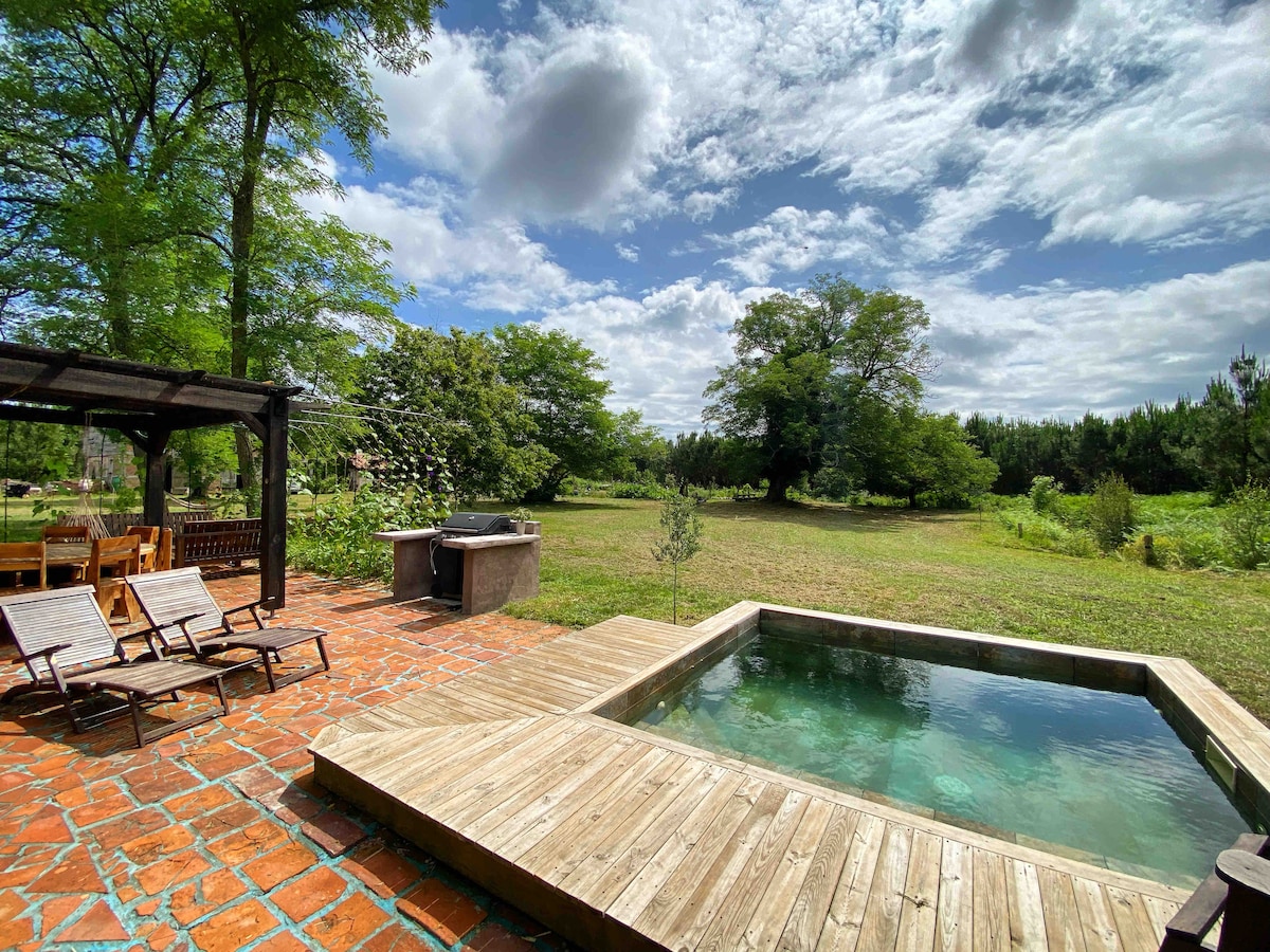 Maison au coeur de la forêt landaise, proche océan