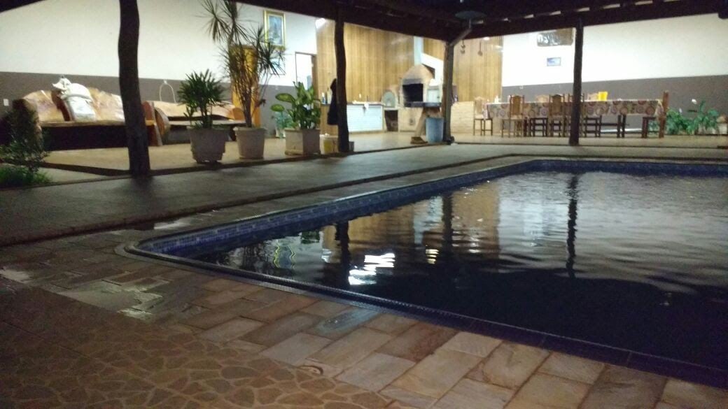 休闲区设有游泳池和桑拿房。