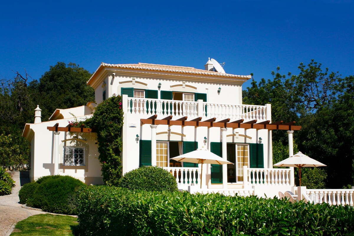 Casa Malische -带泳池的私人带门禁别墅。