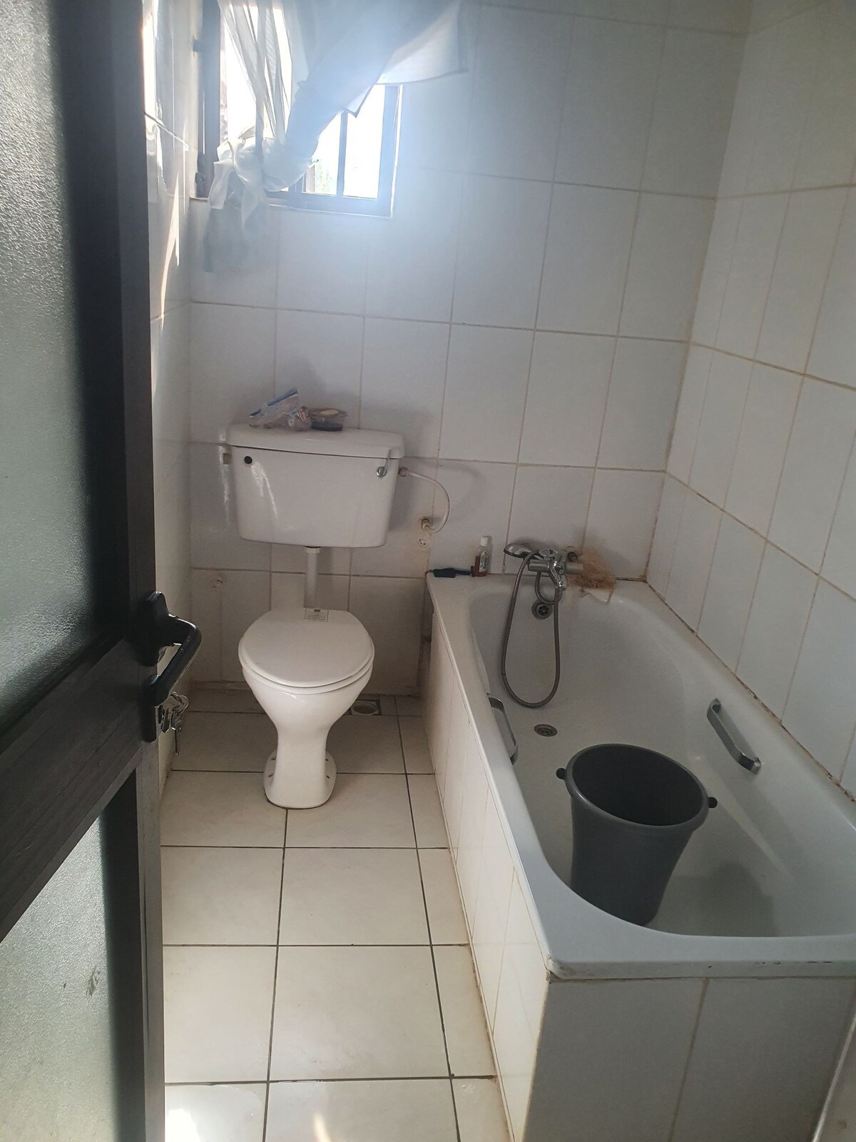 cheerful 2bedroom apartment with security and 24hours power supply