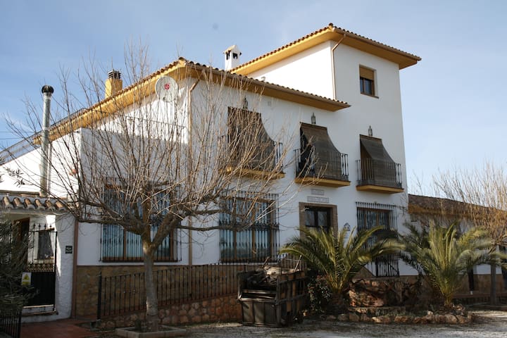 Pozo Alcón的民宿