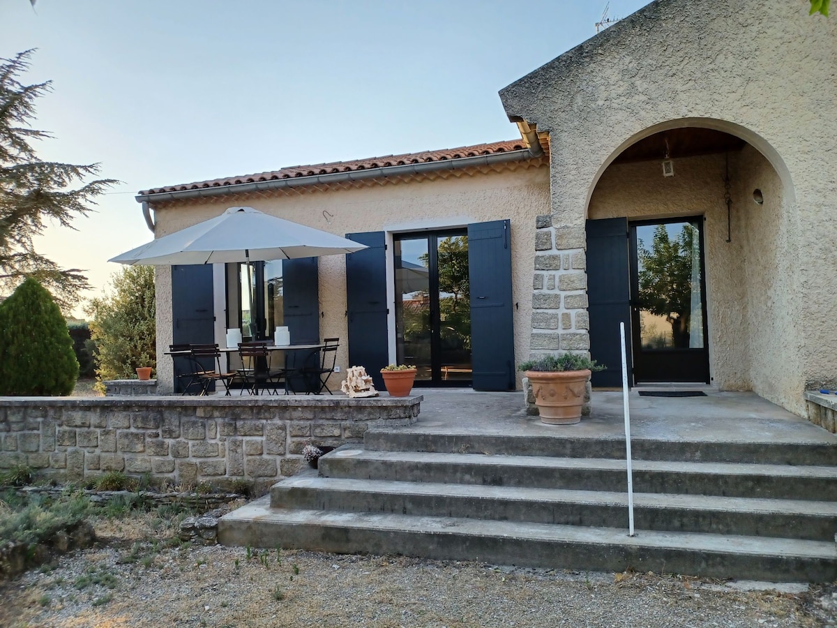 Villa, entre Avignon et Ventoux, avec parking