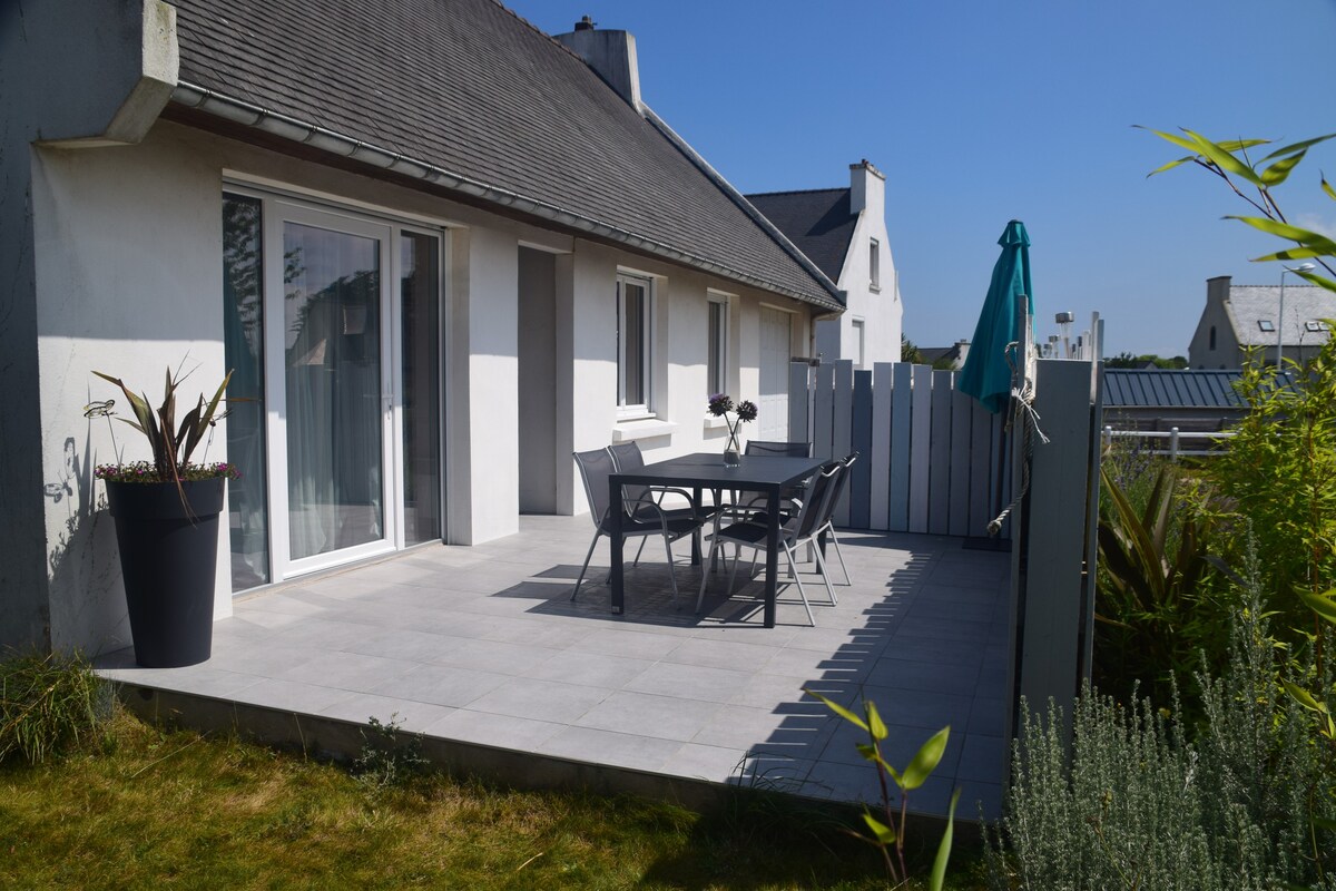 Plage a 100 mètres dans maison avec jardin clos