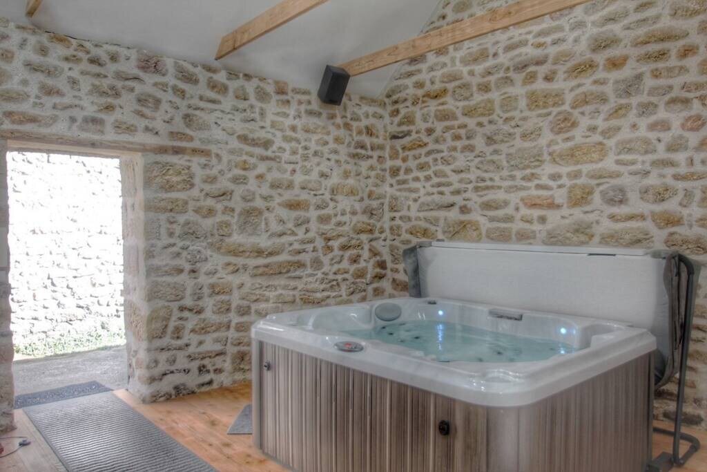 House for 4 people with jacuzzi and sauna