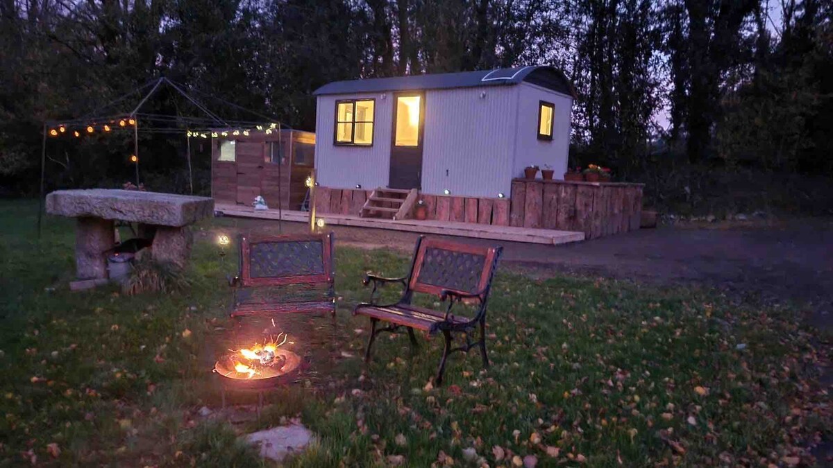 Idyllic Shepherd Hut in Dartmoor