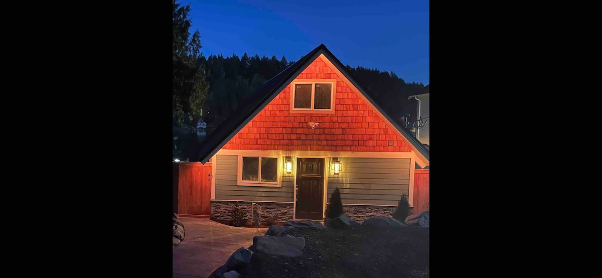 Cozy Lakefront Cabin in Eatonville