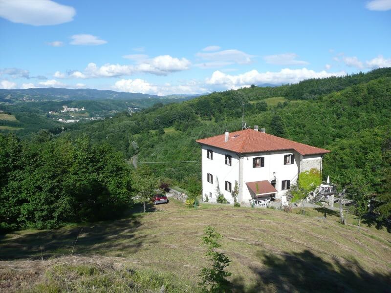 Casa Pastano-Farmhouse Apartment Tornolo, Bedonia