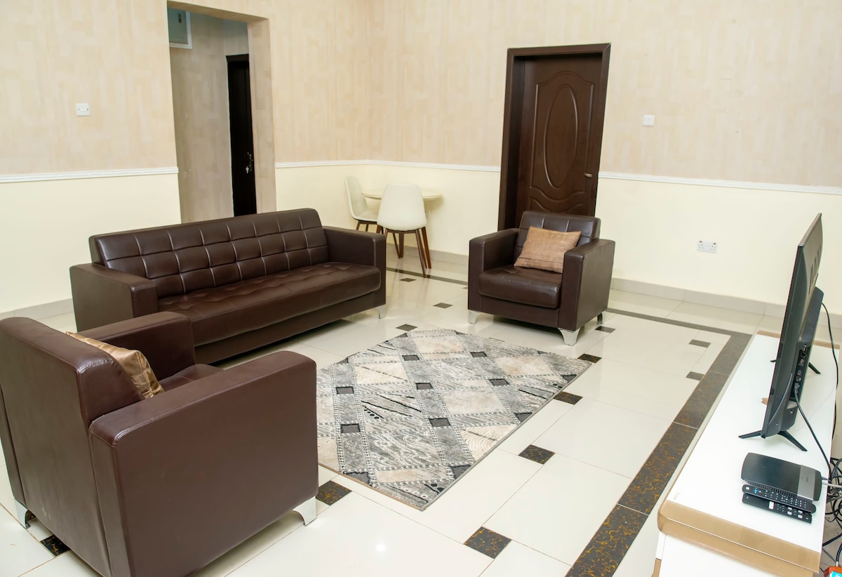 The Jade - Modern 2-Bed Gem in the Heart of Abuja