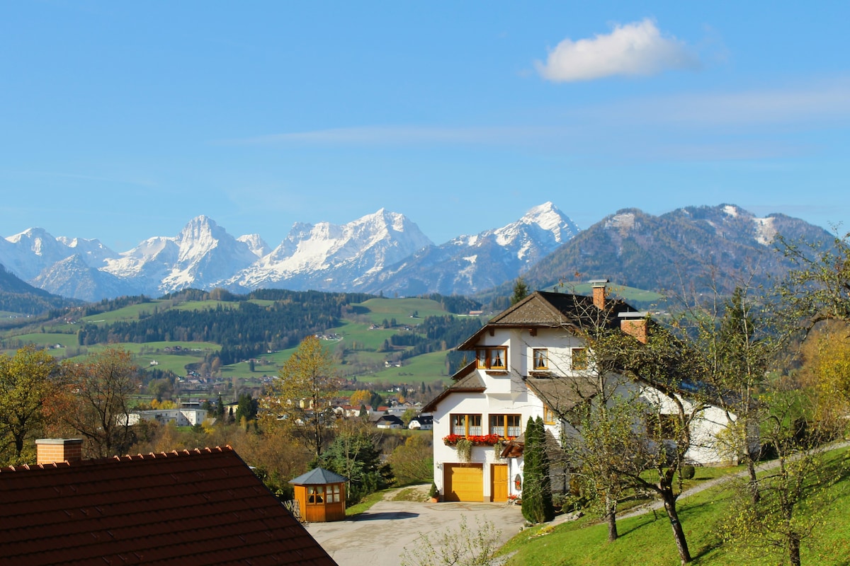 D: Modern 70m² apartment, balcony + mountain views