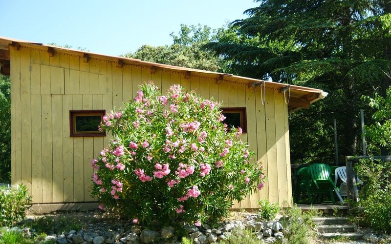 Logement en bois proche du Lac du Salagou