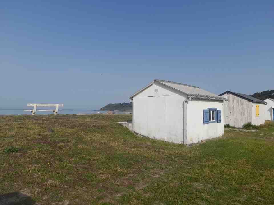 Cabanon de Plage Mont St Michel