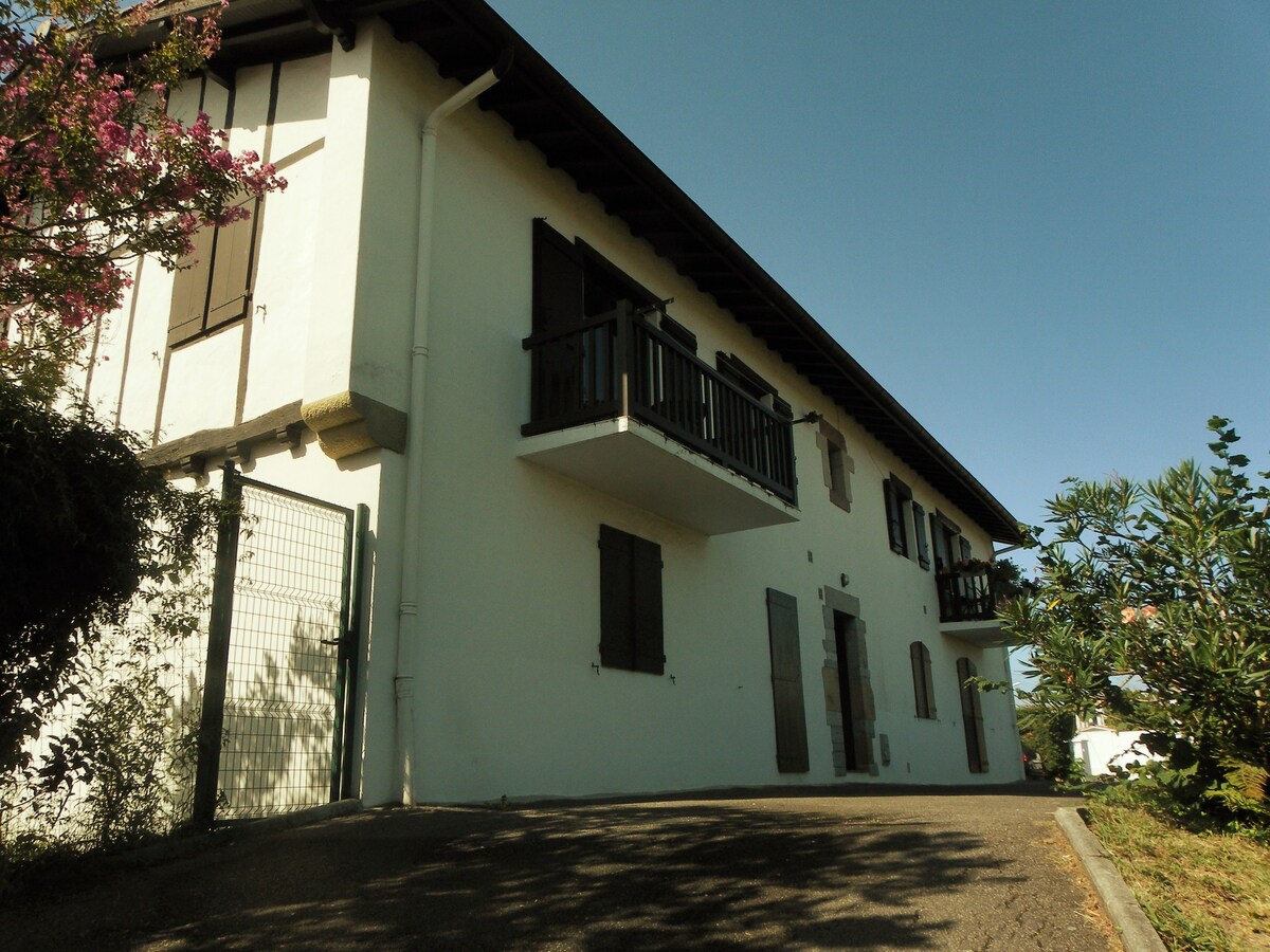 Xilintxa House