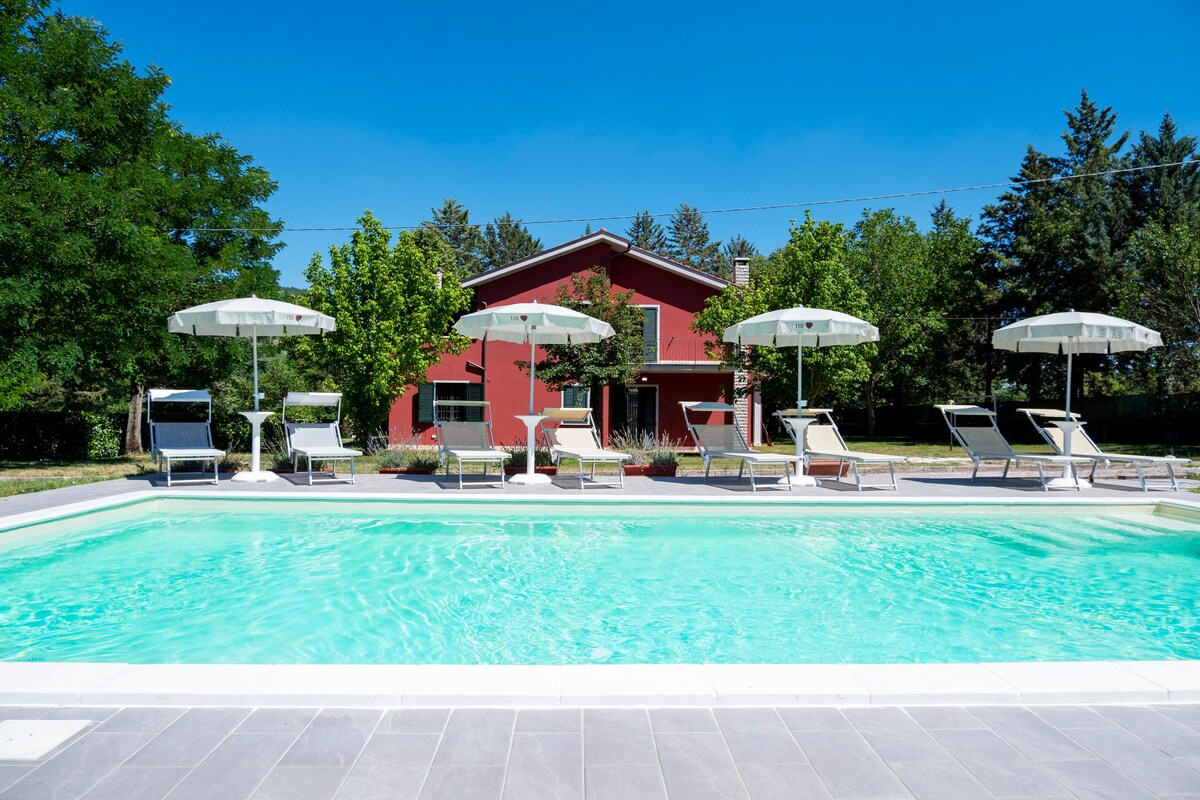 带私人泳池的Laura别墅，靠近水上乐园