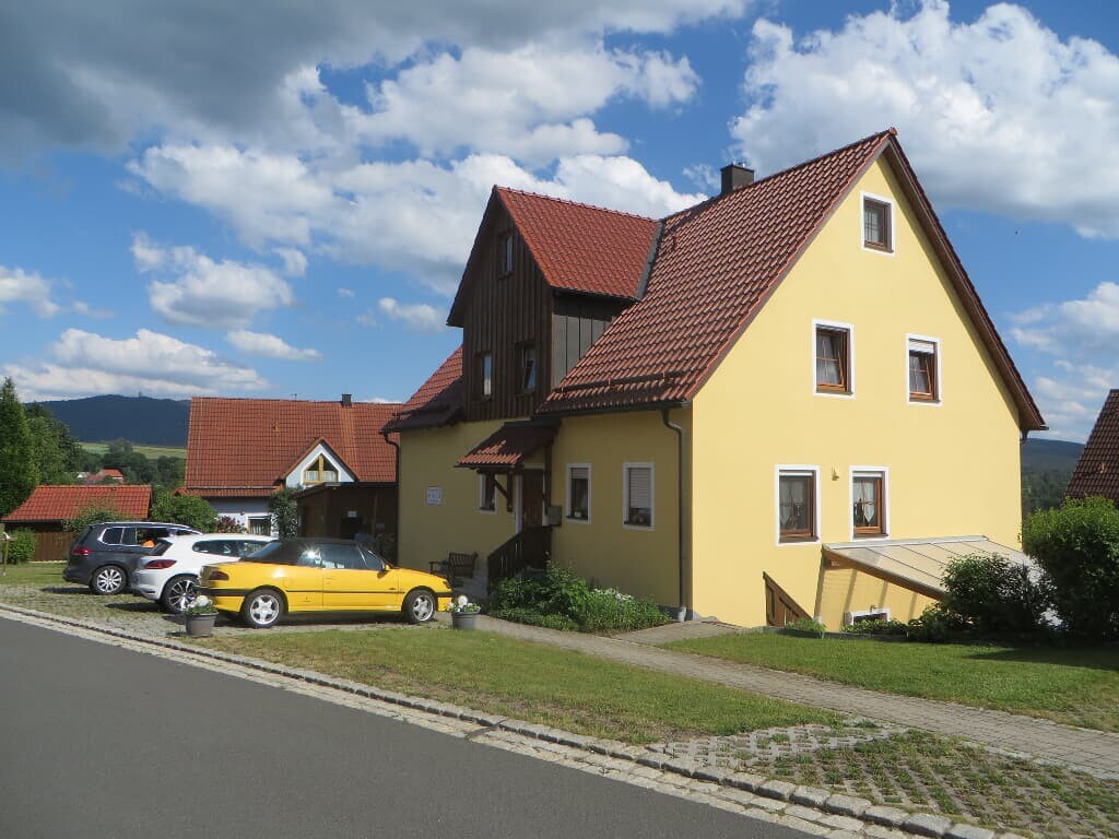 Pension Küblböck (Bad Neualbenreuth), Doppelzimmer mit Fernseher und WLAN