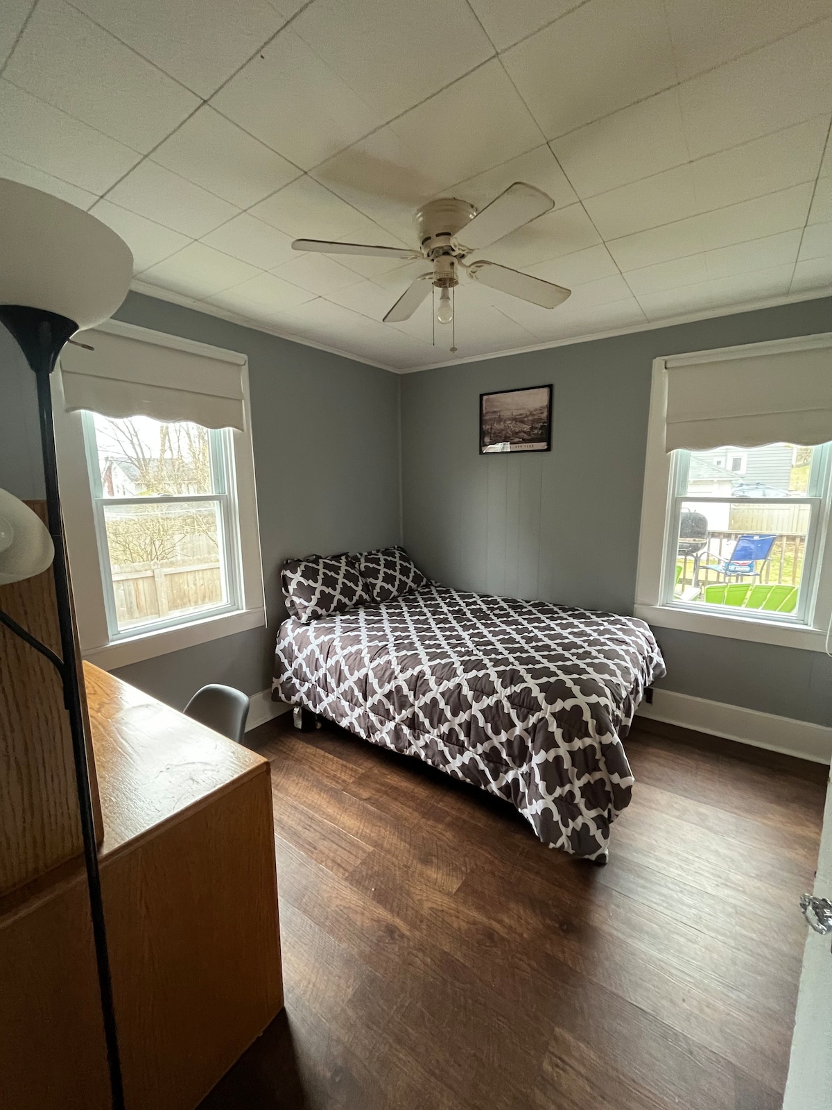 Another Simple bedroom in Syracuse University area