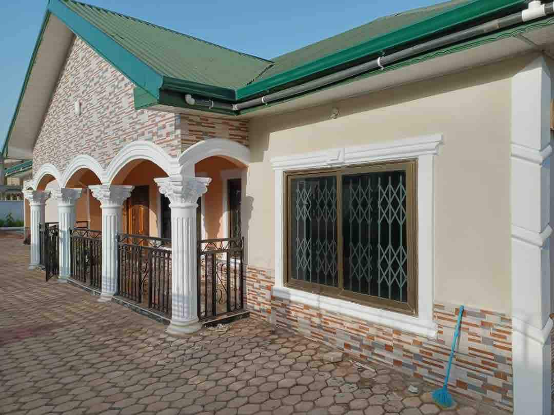 Beautiful 4 bedroom house with security wall.