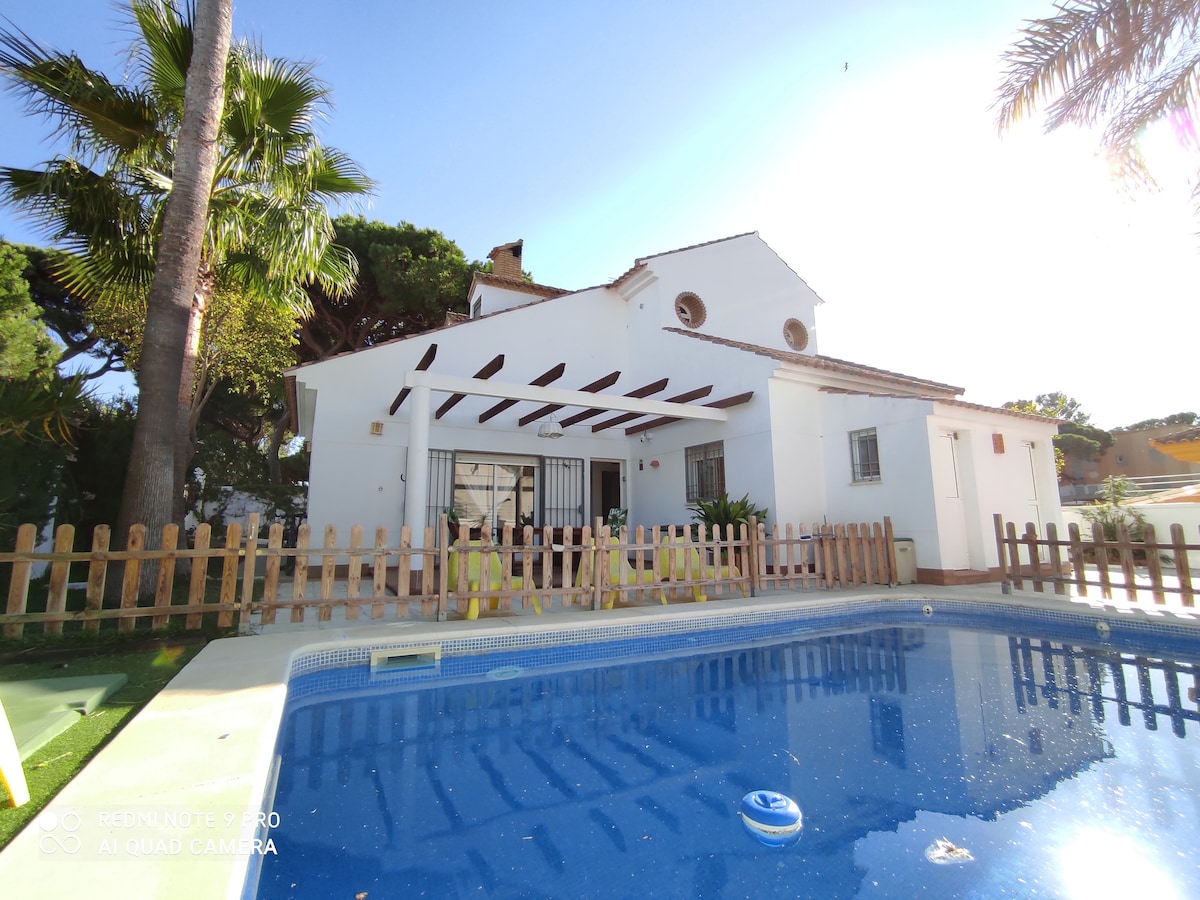 Villa con piscina en la playa de Isla Cristina