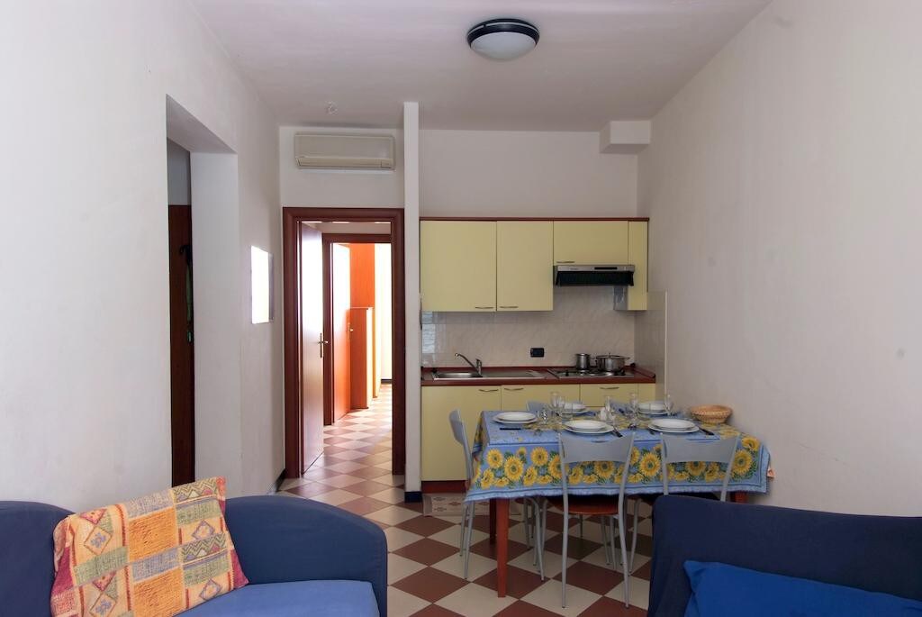 One-Bedroom Apartment (4 Adults) 10