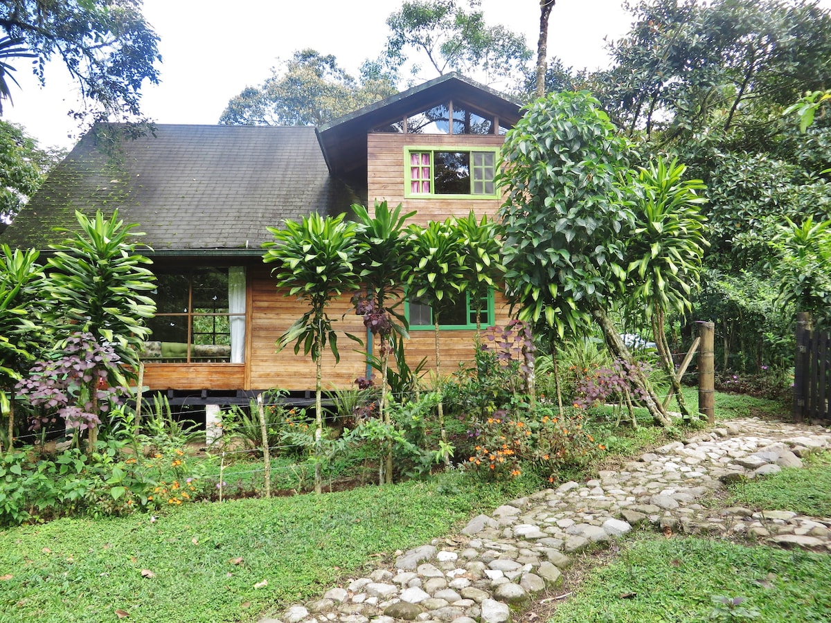 Mindo Eco Chalet with River and Waterfall