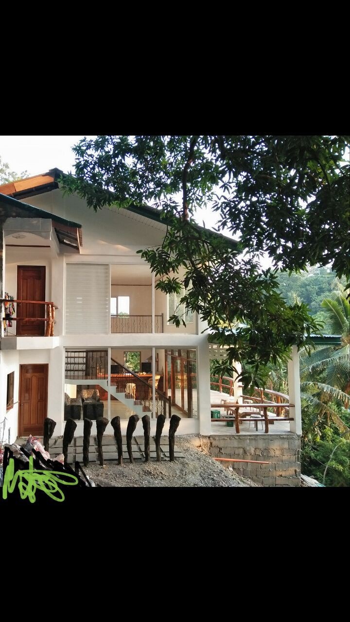 Palangan Hilltop Guest House - Tropical Retreat