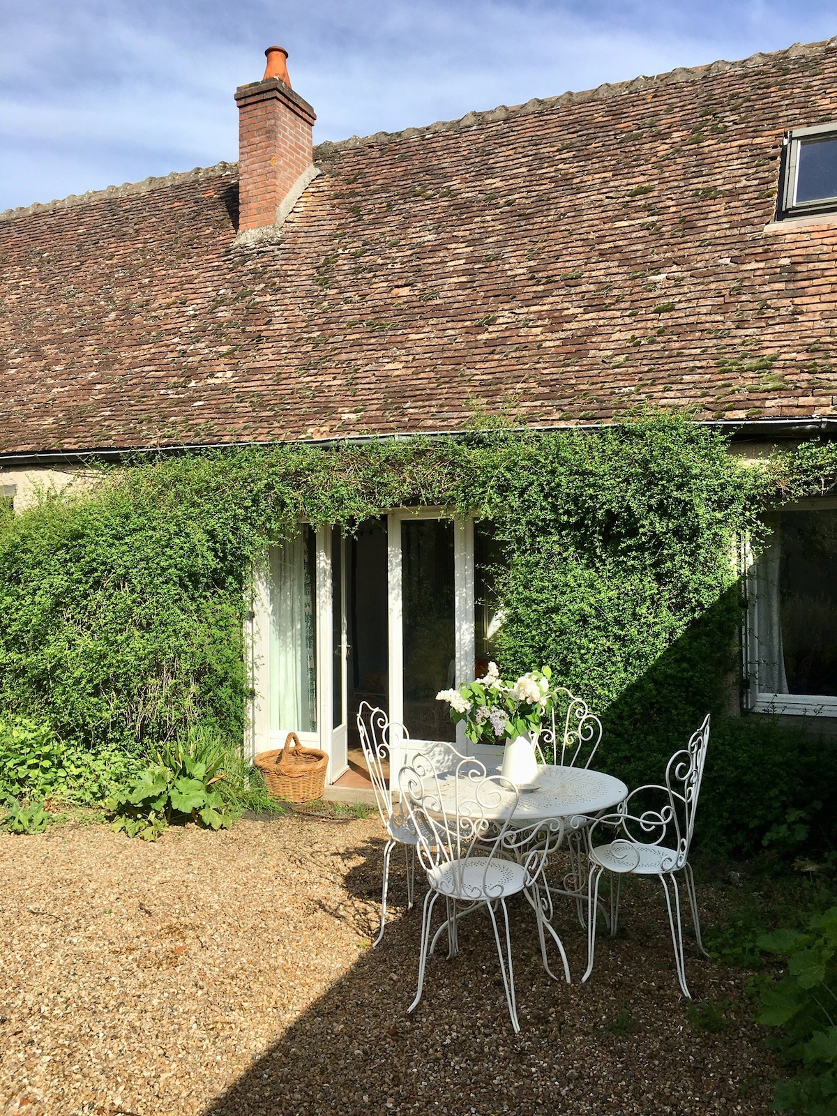 Charmante longère et jardin fleuri en Val de Loire