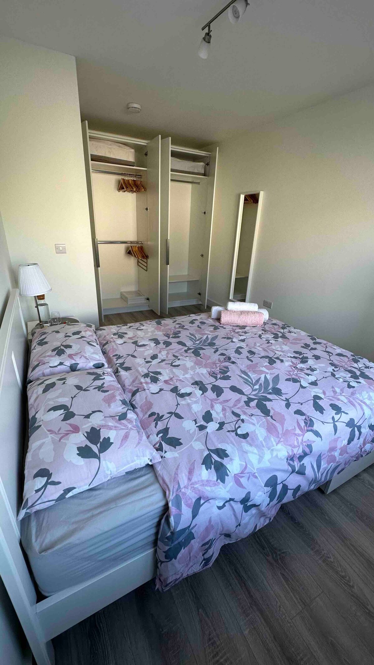 Double room with private bathroom.