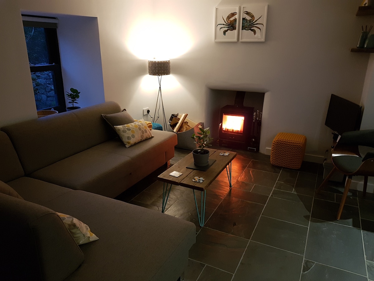 Cosy cottage, sea views, Solva, Pembrokeshire