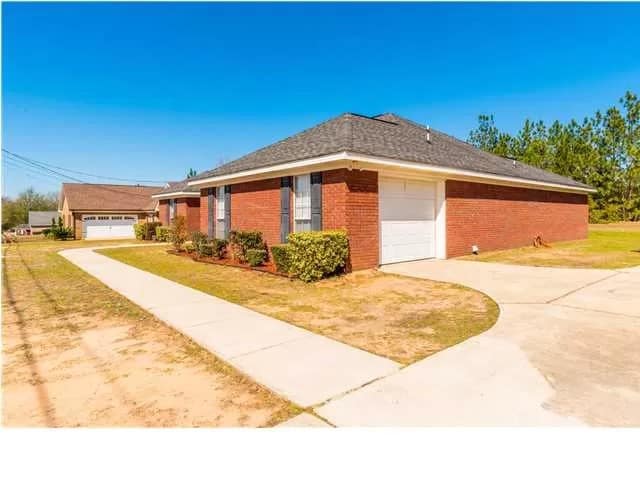 [CV-19 Sanitized]
Cheerful 3 Bedroom w/Fire Place