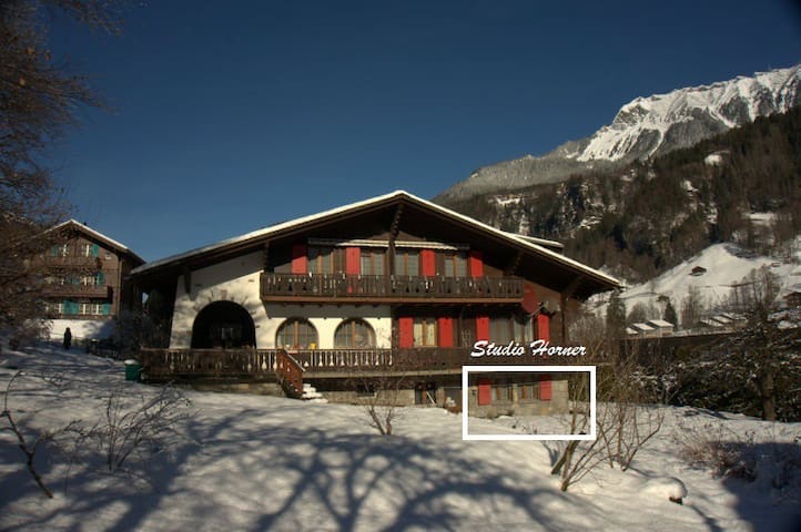 卢达本纳(Lauterbrunnen)的民宿