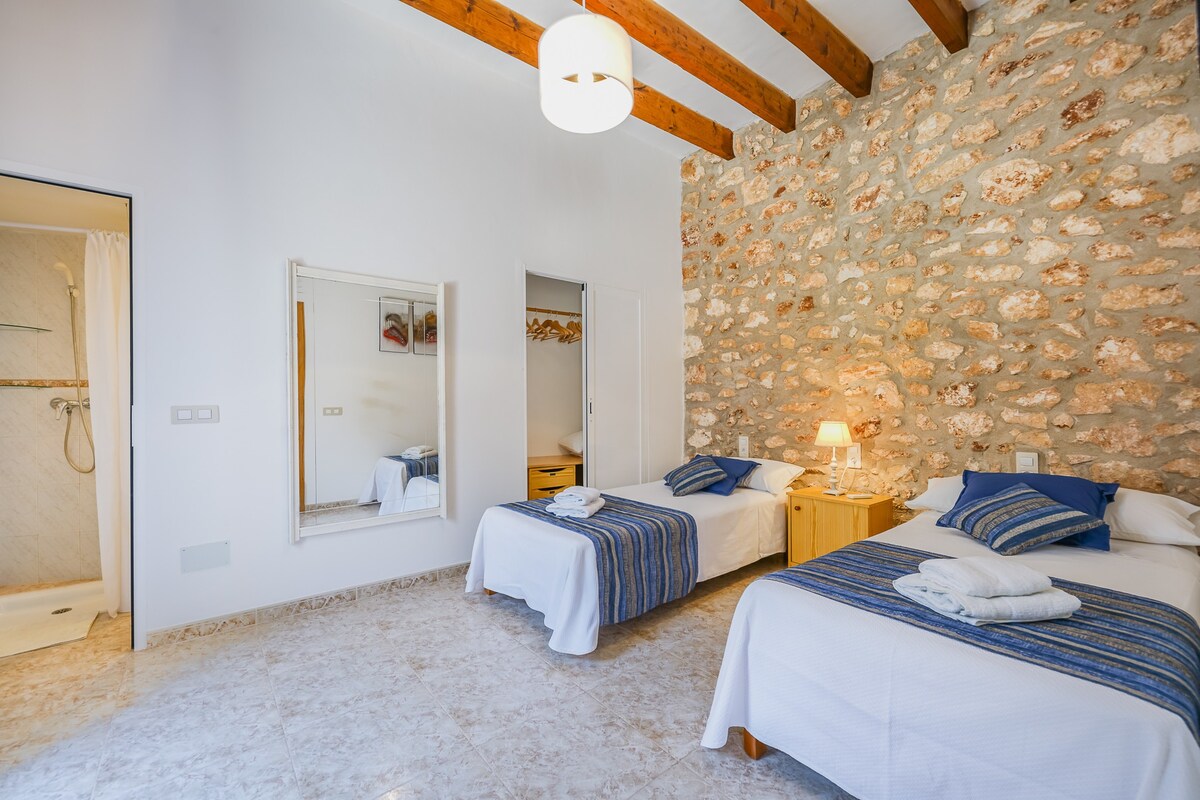 NEW! Ribot: Typical Majorcan house, pool in Ariany