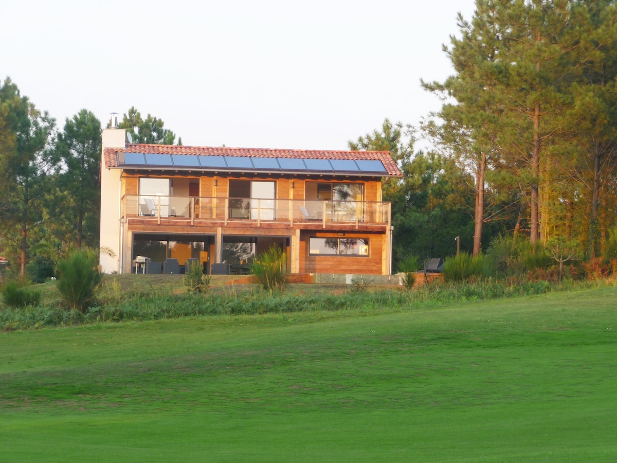 Villa ALBATROS***** Piscine Surf Golf Tennis Forêt