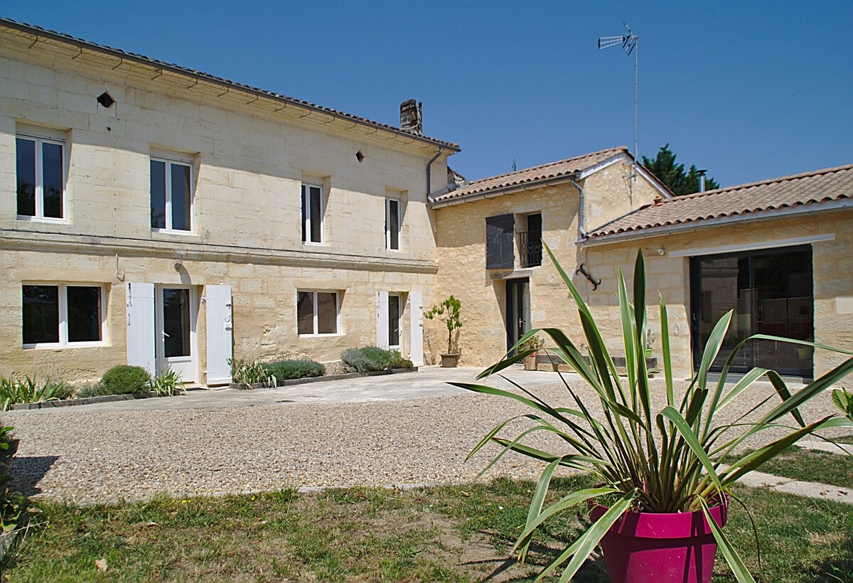 "L 'Estampe" Gite à Montagne Saint Emilion