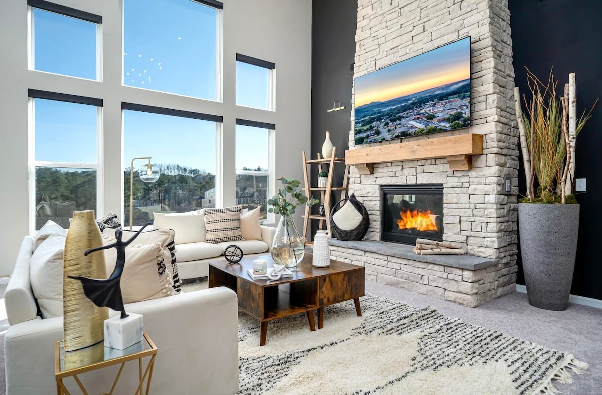 Luxury 3-bedroom With Indoor Fireplace