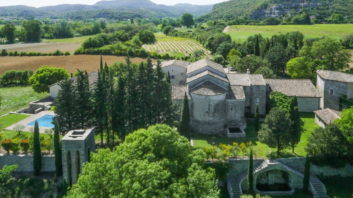 Domaine aux portes des Cévennes, Piscine et Spa