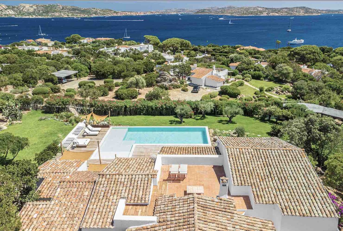 Luxury Villa with stunning Infinity Pool-Sea view