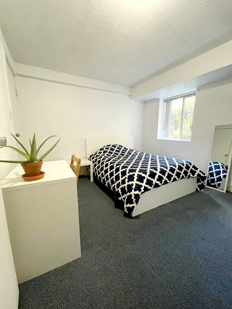 Spacious Room in North Vancouver